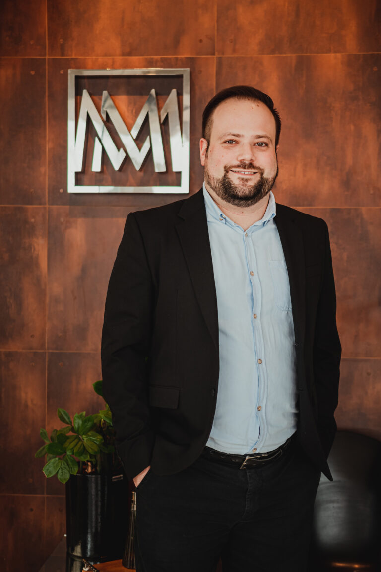 Advogado Bernardo Schwab — especialista em direito imobiliário, distrato imobiliário e cancelamento de contrato.